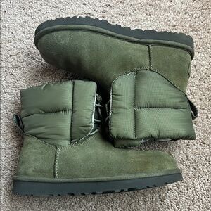 Ugg Classic Maxi Toggle Burnt Olive Boots Women’s size 7